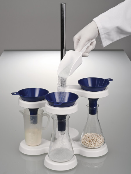 Pulvertrichter detektierbar und steril nach HACCP