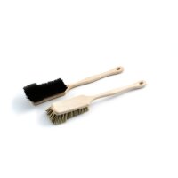 Stielbürste mit Bart geschweift